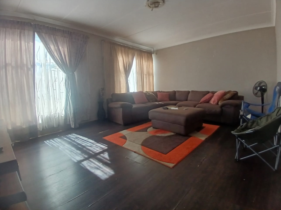 3 Bedroom Property for Sale in Roosheuwel Ext 2 North West